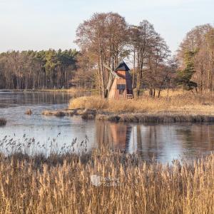 Wiatrak nad Zalewem Zielona w Kaletach