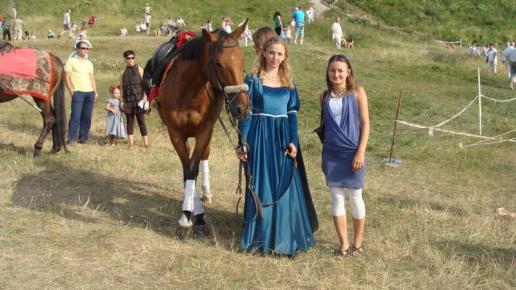 Olsztyn-Turniej rycerski, Sandra