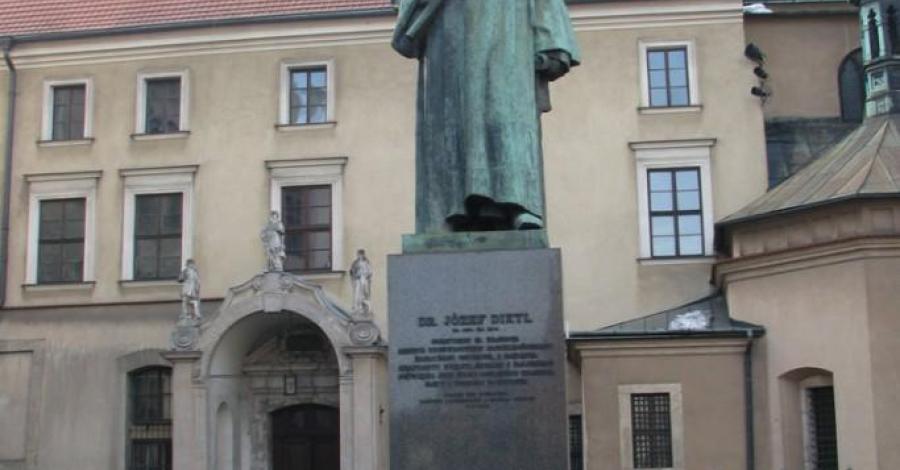 Bazylika św. Franciszka z Asyżu i klasztor franciszkanów w Krakowie. - zdjęcie