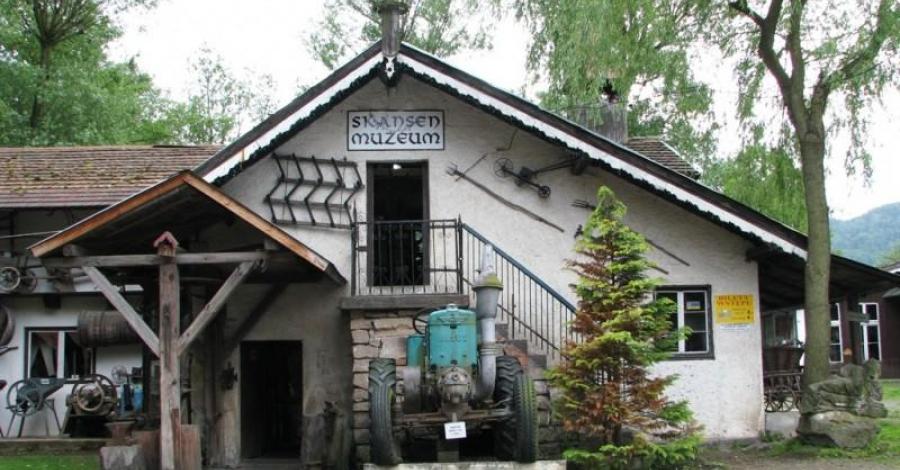 Skansen i mini ZOO w Wambierzycach. - zdjęcie