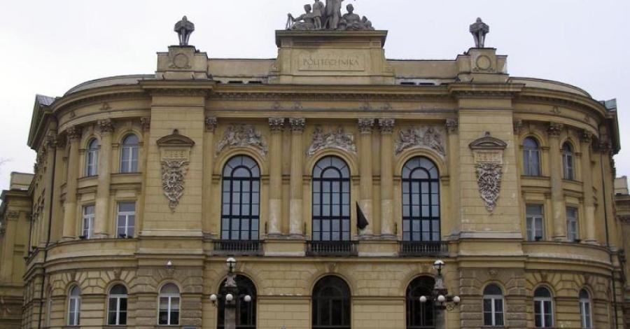 Pl. Politechniki w Warszawie jako zimowy plan filmowy - zdjęcie