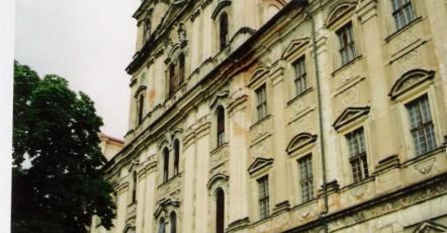 Warto zobaczyć Klasztor w miejscowości LUBIĄŻ - zdjęcie