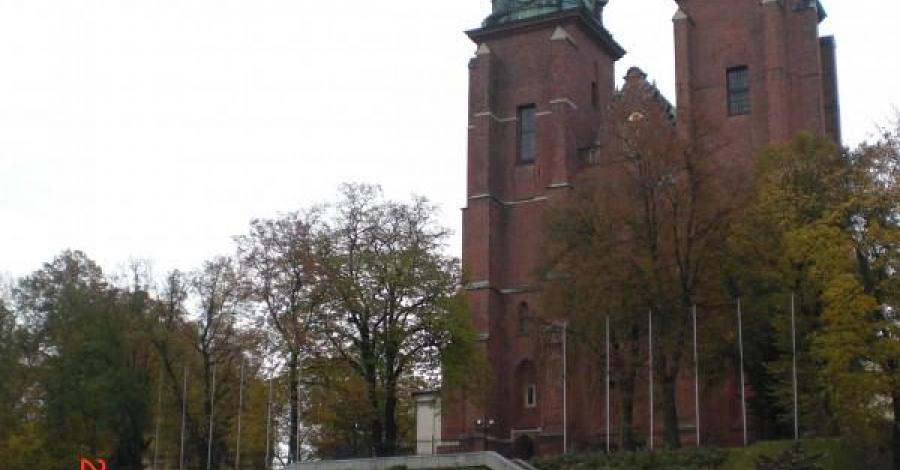 U zarania dziejów polskiej państwowości i Kościoła w Polsce- GNIEZNO - zdjęcie