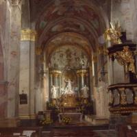 Ołtarz główny i ambona w klasztorze, Artek