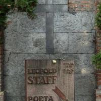 Leopold Staff, Grzegorz Binkiewicz