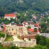Widok z baszty na ruiny zamku i miasto , MM