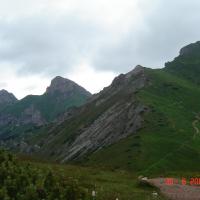 przelecz pod kopa 1750m,w tle tatry bielskie, darek