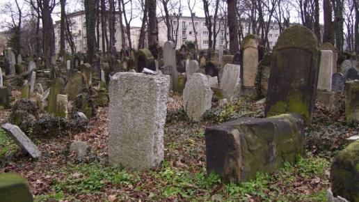 Kirkut, Łukasz Piotrowski