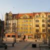 Rynek w Bytomiu, Bastet Monia