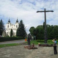Przed klasztorem Bernardynów, Alek