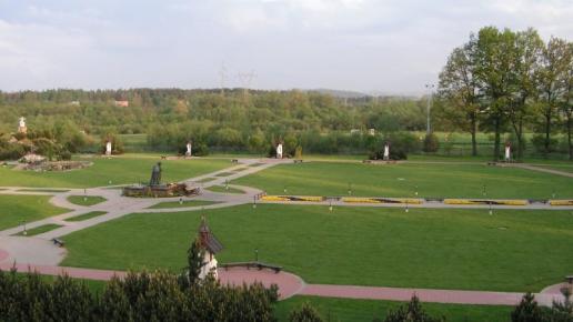 Ludźmierz-widok na plac przed sanktuarium, fazi
