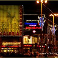 Wrocław- jedna z Wrocławskich galerii handlowych - galeria Dominikańska w światecznej iluminacji, Andrzej Mas