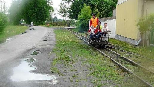 dojeżdżamy do stacji Nieżychowo Wieś - obecnie ostatni przystanek w ruchu turystycznym, Krzysztof Suliński