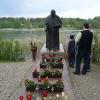 Pomnik JP II w Studzienicznej, Aneta Mnich