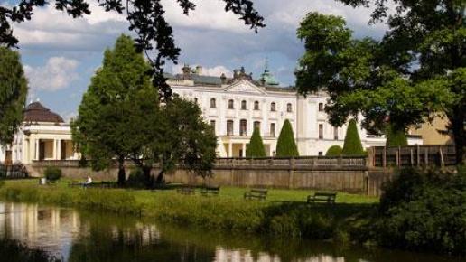Zespół Pałacowy Branickich http://www.klimatypodlasia.pl/foto/Image/zdjecia_bialostocki/palac_branickich/10100389-palac-branickich-o.jpg, Aga i Ela