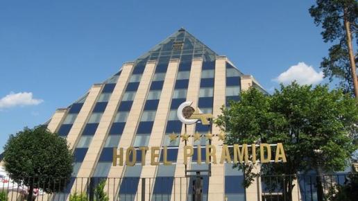 hotel Piramida przed nami, Danuta