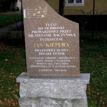 tablica pamiątkowa w zespole pałacowo- parkowym, Magdalena