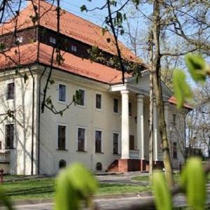 Dwór Zieleniewskich w Trzebini
