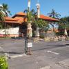 Nasz hotel na Bali, Tadeusz Walkowicz