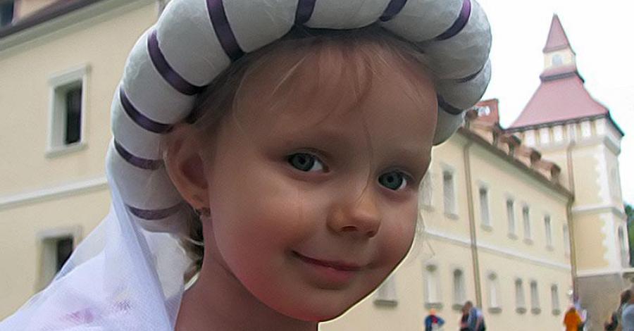 Zamek w Starych Tarnowicach - wielkie otwarcie wnętrza - zdjęcie