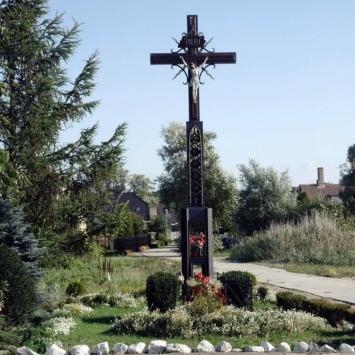 Jastarnia - pod krzyżami rodziny rybaków w chwili zagrożenia modliły się o szzczęśliwy powrót rybaków z morza.., Zbyszek Mat