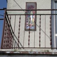 Władysławowo – Wielgô Wies - i kapliczka w ścianie domu, Zbyszek Mat