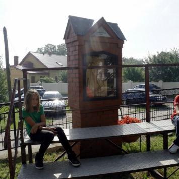 Swarzewo - Kaszubska Częstochowa - na placu przykościelnym, Zbyszek Mat