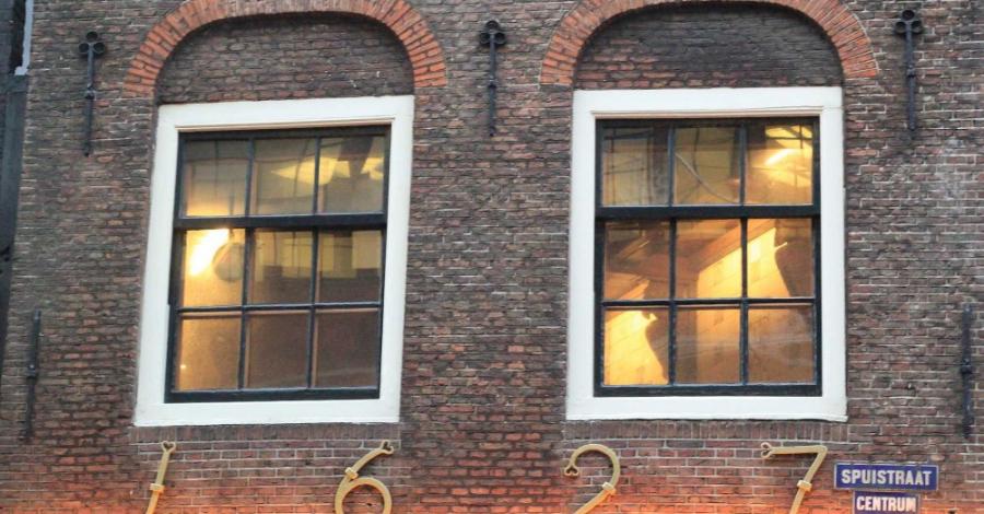 Amsterdam w strugach deszczu - zdjęcie