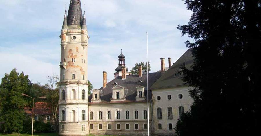 Pałac w Bożkowie - od perły architektury po ruinę - zdjęcie