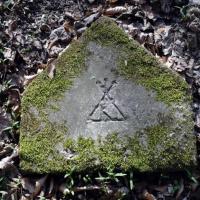 Dookoła jeziorka Szmaragdowego - tajemnicze znaki na kamieniach...Masoni. ?., Zbyszek Mat