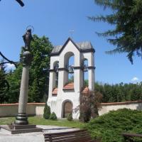 Żarki, dzwonnica przed sanktuarium, Edward Krężel