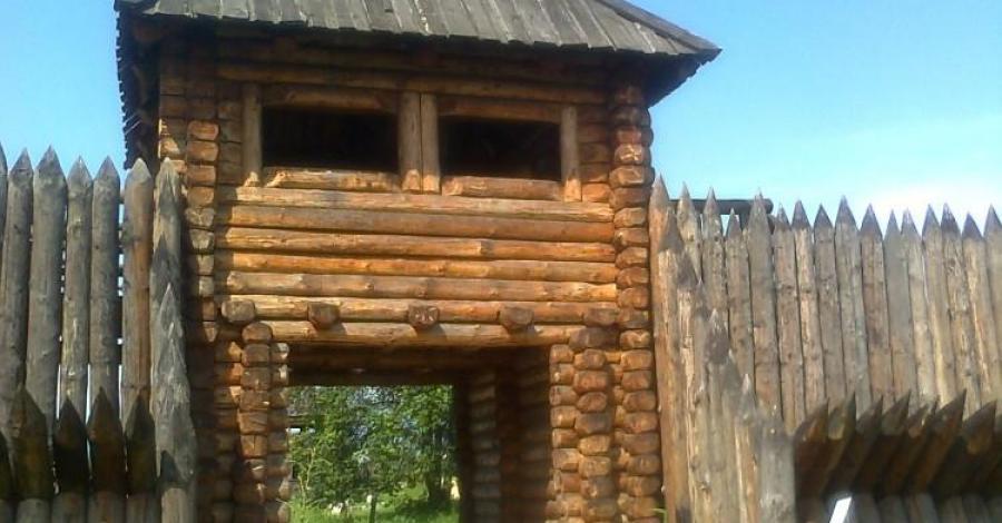KALISKI GRÓD PIASTÓW-REZERWAT ARCHEOLOGICZNY - zdjęcie