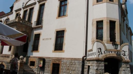 Ratusz Ziębice, mokunka