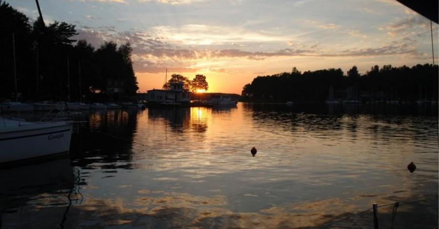 Mazury - " na łajbie z tektury". - zdjęcie