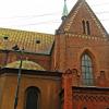 boczna elewacja (dawne wejście główne) gotyckiego kościoła franciszkanów, Magdalena