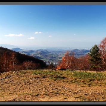 Widok na Beskid Śląsko -Morawski i górę Chełm., Vincci