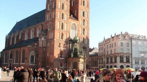 Kosciol Mariacki ta i kolejna fota, mokunka