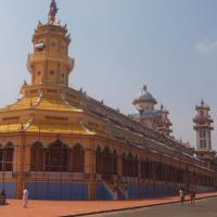 Tay Ninh - kościół oryginalnej wietnamskiej religii, kaodaizmu, Tadeusz Walkowicz