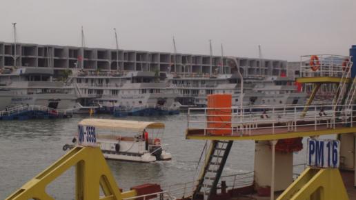 Zatoka Ha Long - port, Tadeusz Walkowicz