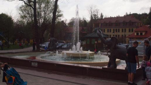 Fontanna przy restauracji, Tadeusz Walkowicz