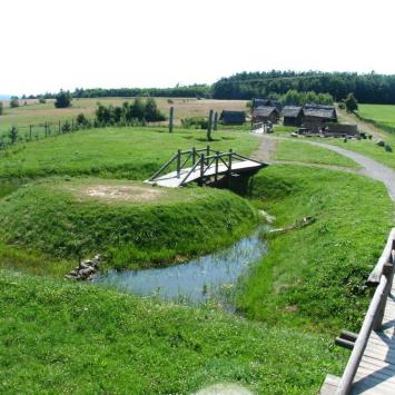 Średniowieczna Osada w Górach Świętokrzyskich, mokunka
