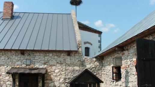 Zamek w Sobkowie, mokunka