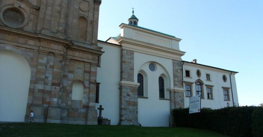 Sanktuarium na Świętym Krzyżu - zdjęcie