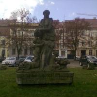 posąg Flory na Placu Orła Białego, Danusia