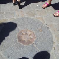 środek Paryża na placu przy Notre Dame, Danusia