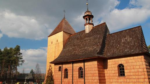 Drewniany kościół w Bruśku