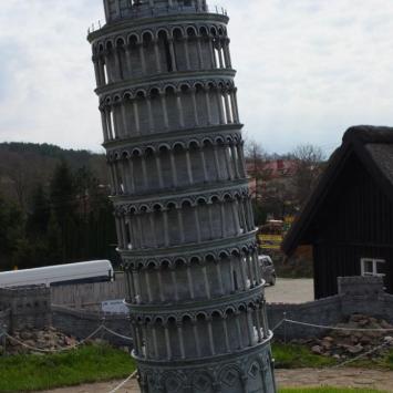 Kaszuby: Park Miniatur; Zoo egzotyczne; Kamienne Kręgi - zdjęcie