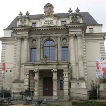 Dochodzimy do Teatru Lalek , Danuta