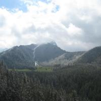 w chmurach Giewont, a na polanie schronisko- Hotel Kalatówki, Danuta
