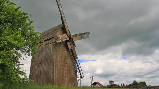 Młyn w Ożarowie